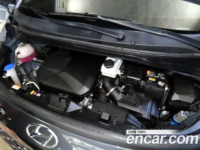 Hyundai Staria 2023 — ფოტო 4/19
