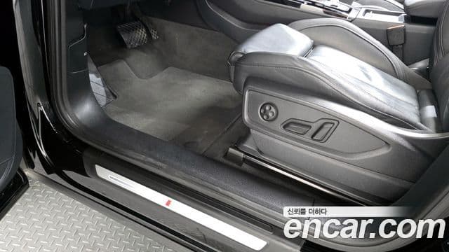 Audi Q5 2023 — ფოტო 21/38