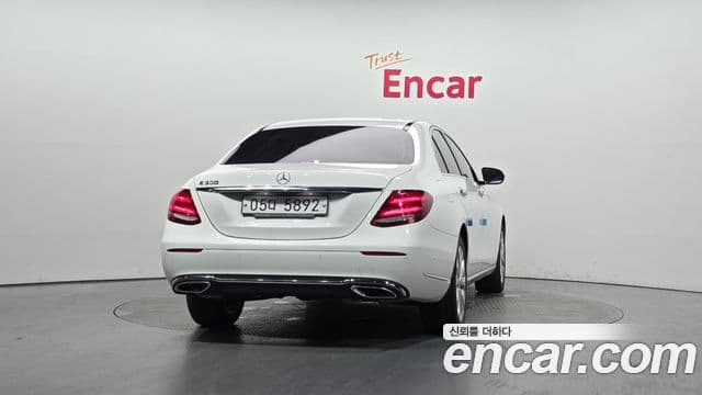 Mercedes-Benz E-Class 2018 — Şəkil 4/20