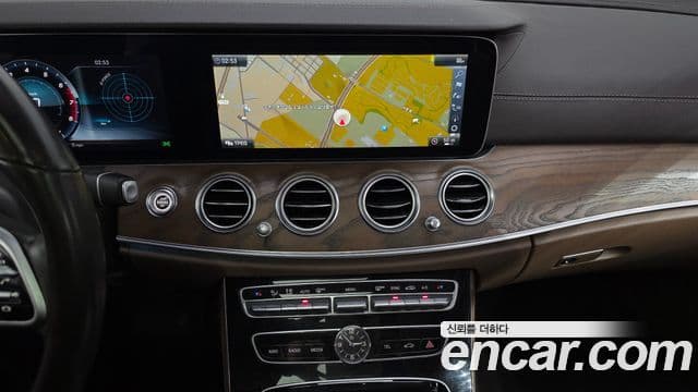 Mercedes-Benz E-Class 2018 — Şəkil 13/20