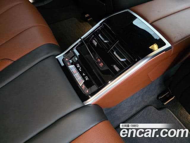 BMW 8 Series 2022 — Photo 9/13