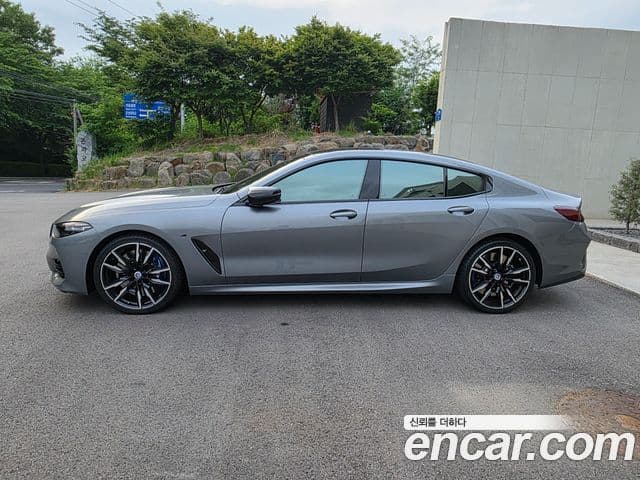 BMW 8 Series 2022 — Photo 3/13