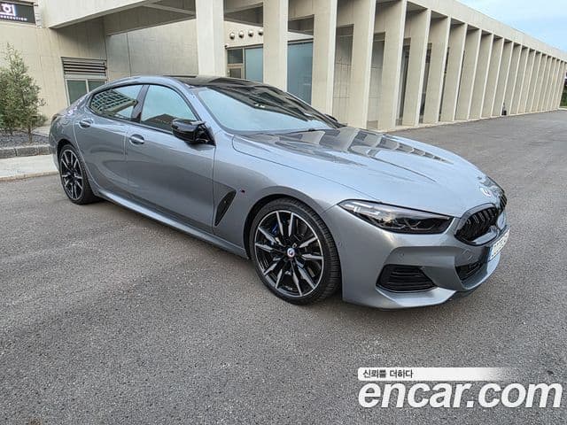 BMW 8 Series 2022 — Photo 1/13