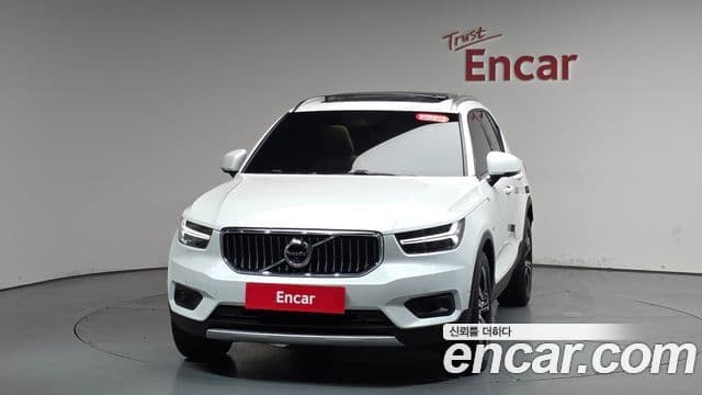 Volvo XC40 2021 — ფოტო 3/20