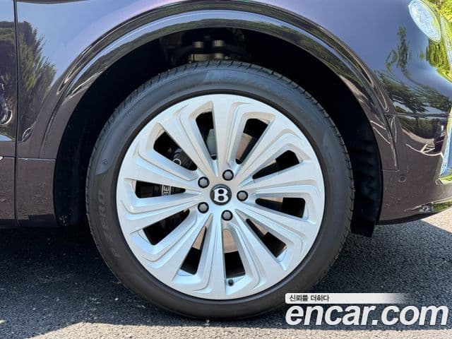 Bentley Bentayga 2024 — Şəkil 4/19