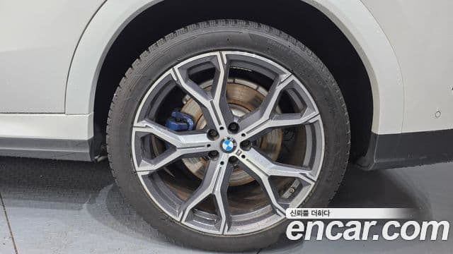 BMW X6 2021 — Photo 13/39