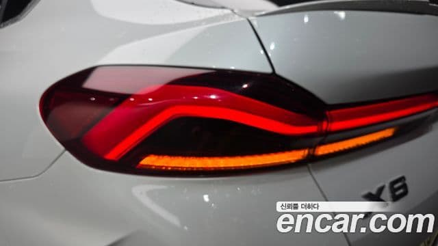 BMW X6 2021 — Photo 19/39