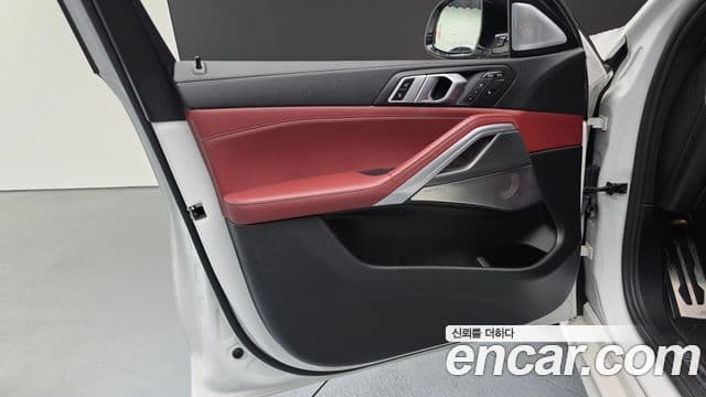 BMW X6 2021 — Photo 17/39