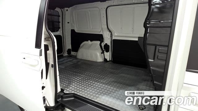 Hyundai Staria 2021 — Photo 33/33