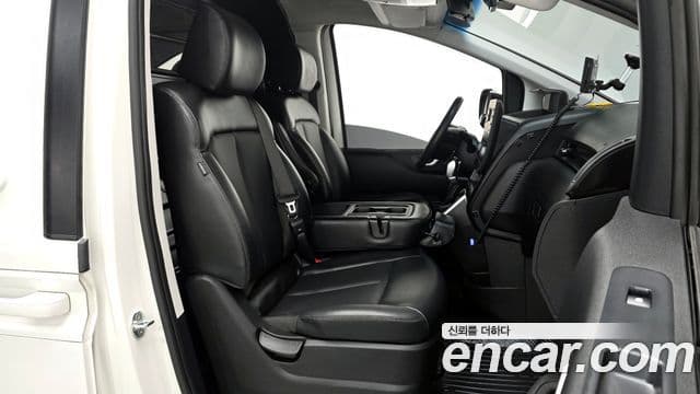 Hyundai Staria 2021 — Photo 24/33