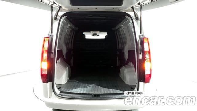 Hyundai Staria 2021 — Photo 2/33
