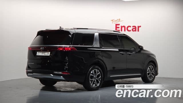 Kia Carnival 2021 — Фото 2/20