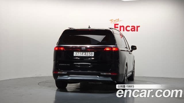Kia Carnival 2021 — Фото 4/20