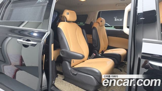 Kia Carnival 2021 — Фото 11/20