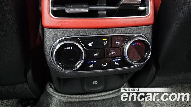 Genesis GV70 2021 — ფოტო 19/20