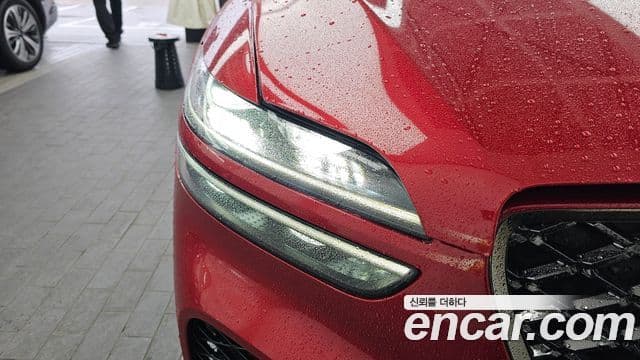 Genesis GV70 2021 — Photo 20/37