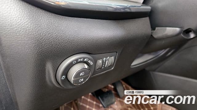 Jeep Compass 2022 — Фото 18/20