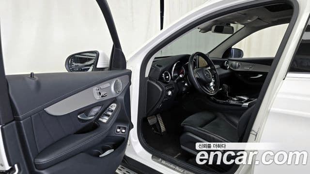 Mercedes-Benz GLC-Class 2018 — Фото 10/20
