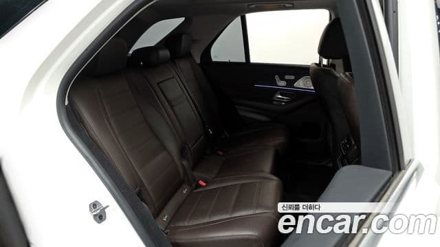 Mercedes-Benz GLE-Class 2023 — Фото 10/20
