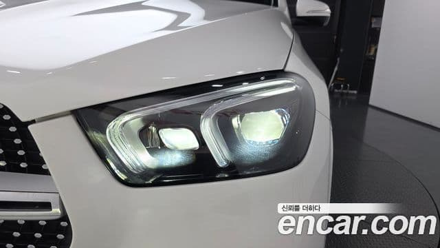 Mercedes-Benz GLE-Class 2023 — Photo 16/33