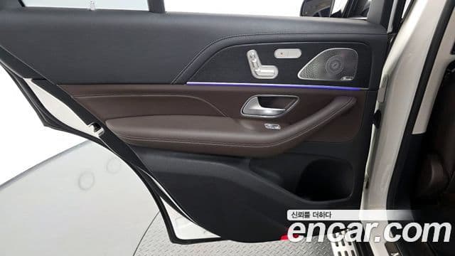 Mercedes-Benz GLE-Class 2023 — Photo 1/33