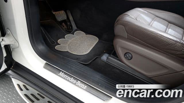 Mercedes-Benz GLE-Class 2023 — Photo 10/33