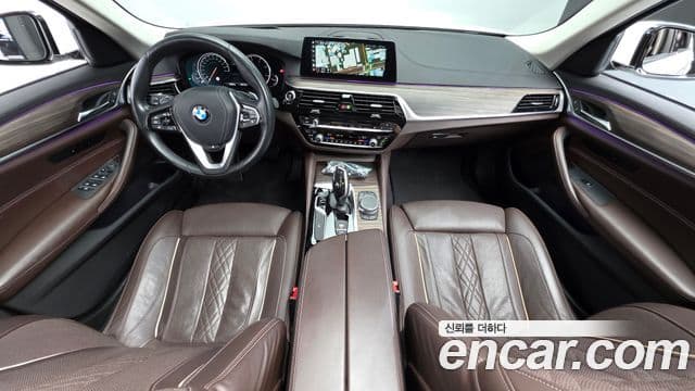 BMW 5 Series 2018 — Фото 7/20