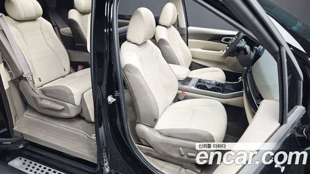 Kia Carnival 2025 — Photo 17/39