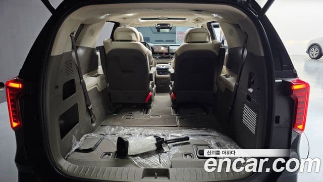 Kia Carnival 2025 — Photo 2/39