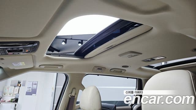 Kia Carnival 2025 — Photo 37/39