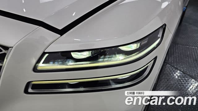 Genesis GV80 2022 — ფოტო 16/42