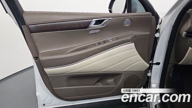 Genesis GV80 2022 — ფოტო 23/42