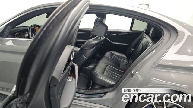 BMW 5 Series 2020 — фото 12 из 20