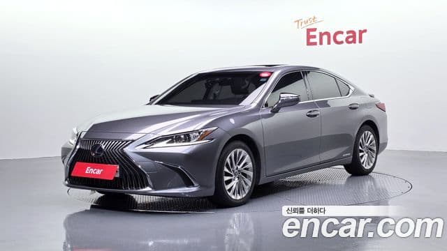Lexus ES300h 2018 — Şəkil 1/20