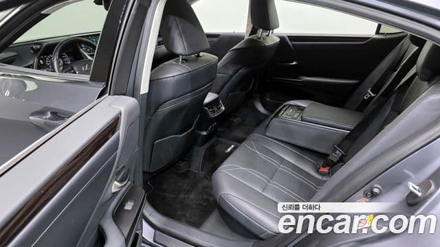 Lexus ES300h 2018 — Şəkil 12/20