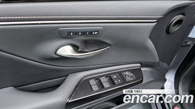 Lexus ES300h 2018 — Şəkil 20/20