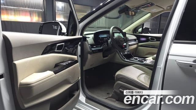 Kia Carnival 2021 — ფოტო 4/36
