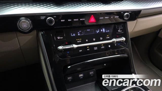 Kia Carnival 2021 — ფოტო 35/36