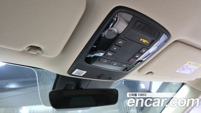 Kia Carnival 2021 — ფოტო 10/36
