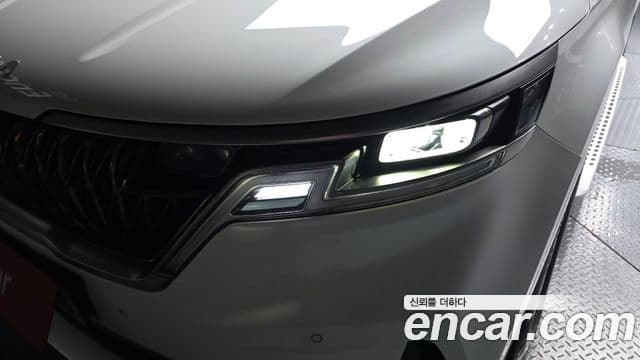 Kia Carnival 2021 — ფოტო 36/36