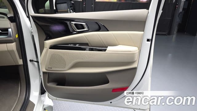 Kia Carnival 2021 — ფოტო 5/36