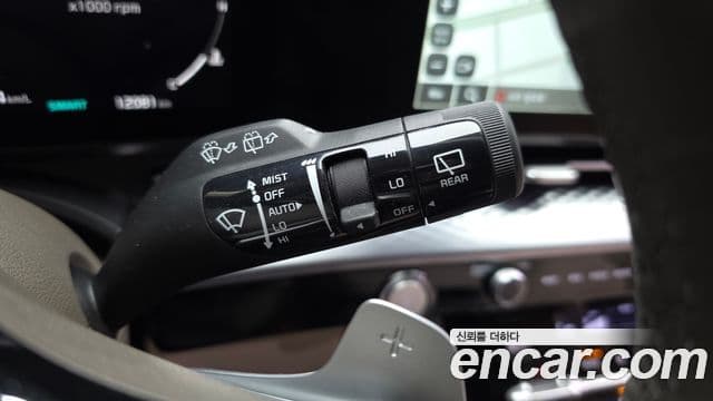 Kia Carnival 2021 — ფოტო 14/36