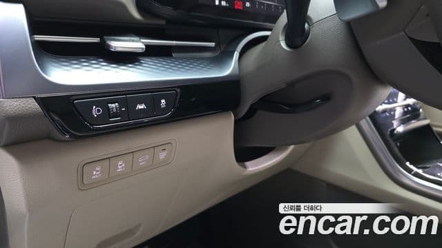 Kia Carnival 2021 — ფოტო 8/36