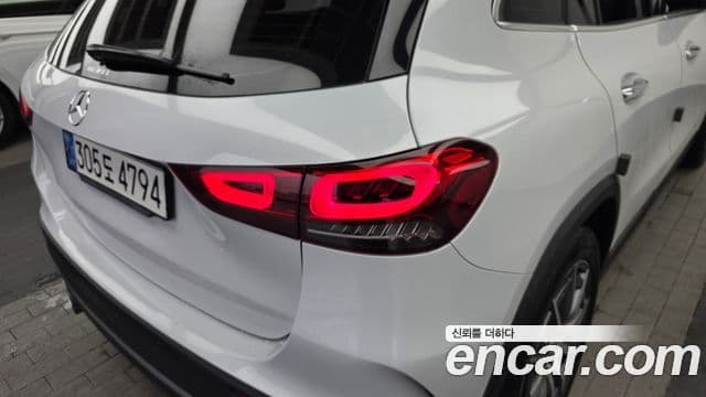 Mercedes-Benz GLA-Class 2022 — Photo 7/33