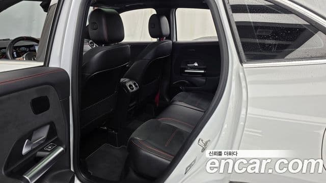 Mercedes-Benz GLA-Class 2022 — Photo 26/33