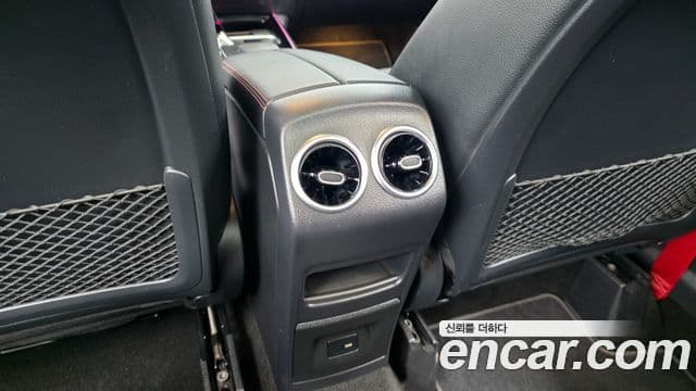 Mercedes-Benz GLA-Class 2022 — Photo 18/33