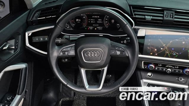 Audi Q3 2023 — ფოტო 14/20