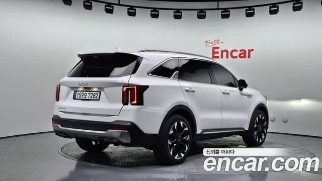Kia Sorento 2023 — Şəkil 2/20