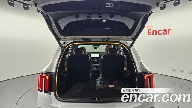 Kia Sorento 2023 — Şəkil 17/20