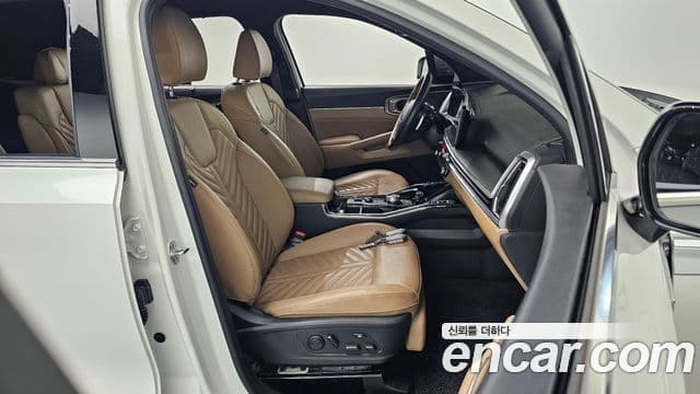 Kia Sorento 2023 — Photo 2/30